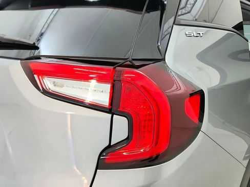 Used 2023 GMC Terrain SLT image 15