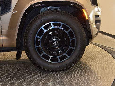 Certified 2025 Land Rover Defender 110 AWD/4WD image 16