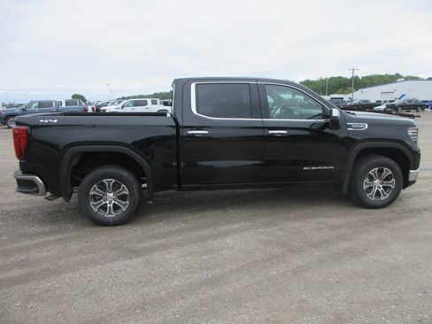 New 2026 GMC Sierra 1500 SLT w/ SLT Convenience Package AWD/4WD image 3