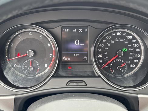 Used 2020 Volkswagen Atlas Cross Sport SE w/ Panoramic Sunroof Package image 17