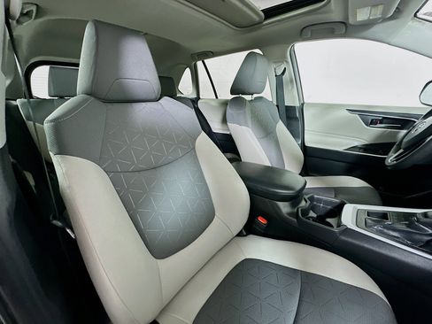 Used 2020 Toyota RAV4 XLE w/ Convenience Package AWD/4WD image 26