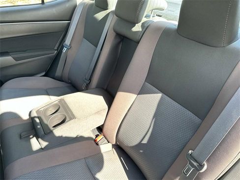 Used 2019 Toyota Corolla LE image 12