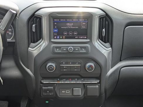 Used 2022 Chevrolet Silverado 1500 Custom w/ LPO, Blackout Package AWD/4WD image 18