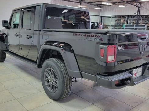 New 2024 Jeep Gladiator Sport image 8