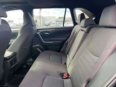 Used 2023 Toyota RAV4 SE image 9