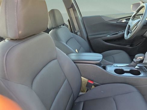 Used 2025 Chevrolet Malibu LT image 32