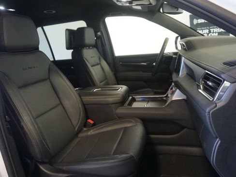 Used 2024 GMC Yukon Denali AWD/4WD image 25