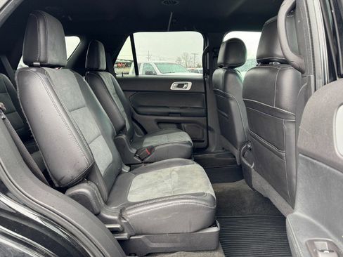 Used 2015 Ford Explorer XLT w/ Equipment Group 202A image 19
