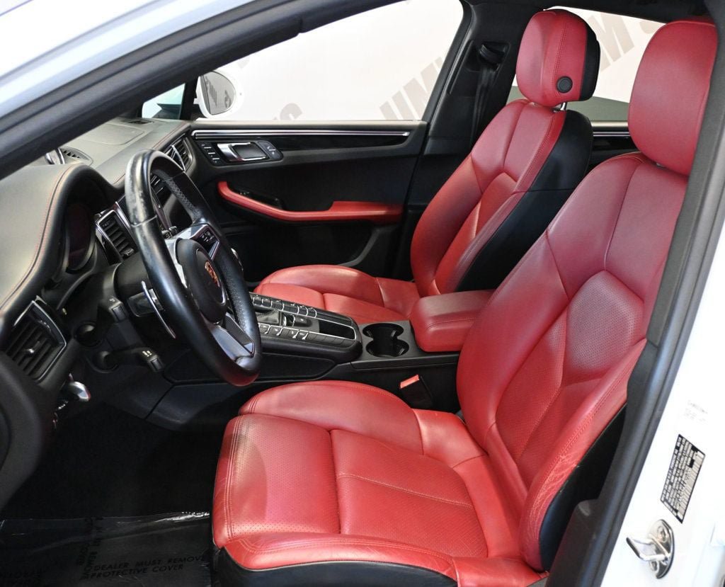 Used 2018 Porsche Macan AWD/4WD image 16