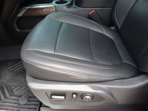 Used 2021 Chevrolet Silverado 1500 LT Trail Boss w/ Convenience Package II image 19