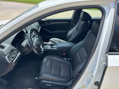 Used 2022 Honda Accord Sport image 4