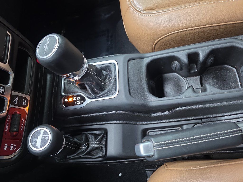 Used 2022 Jeep Gladiator Rubicon w/ Cold Weather Group AWD/4WD image 31