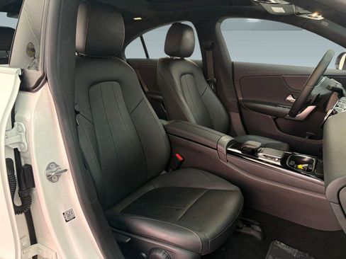 Used 2022 Mercedes-Benz CLA 250 image 24