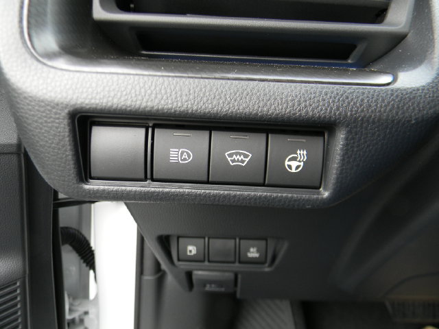 New 2026 Toyota Prius Plug-In Hybrid FWD image 13