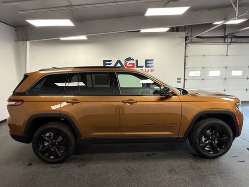 New 2026 Jeep Grand Cherokee Limited AWD/4WD image 9