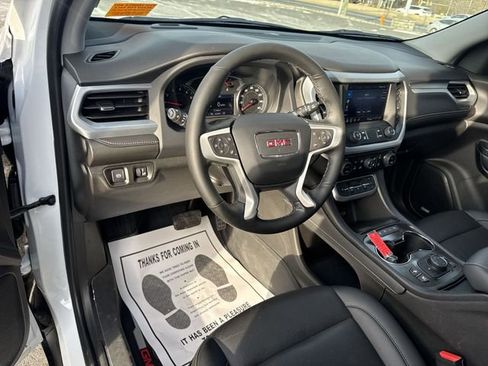 Used 2023 GMC Acadia SLT w/ Elevation Edition image 10