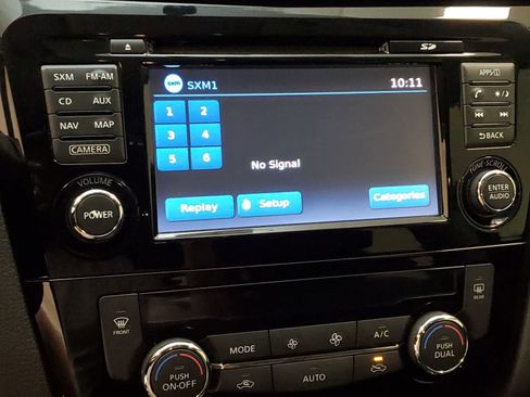 Used 2015 Nissan Rogue SL image 5