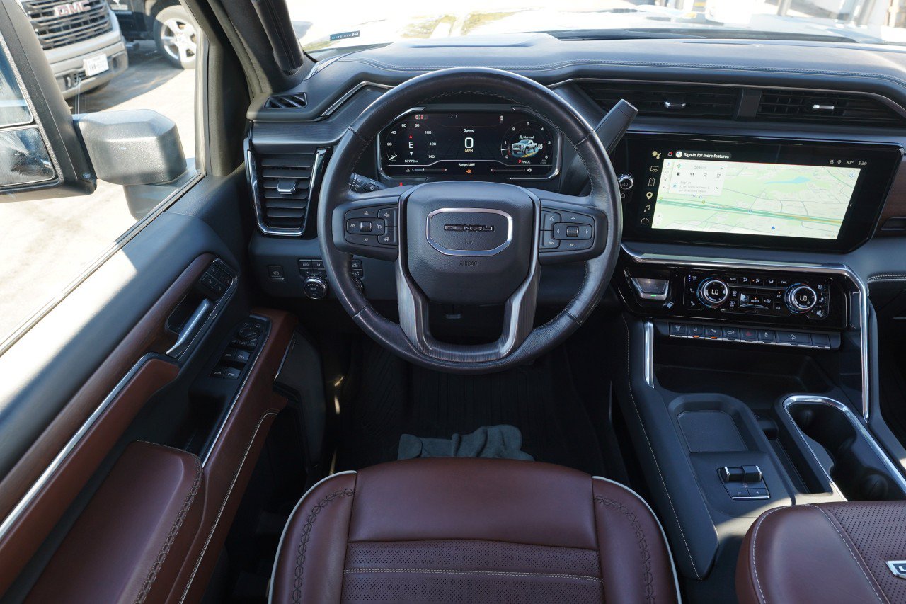 Used 2024 GMC Sierra 2500 Denali Ultimate w/ Max Trailering Package AWD/4WD image 9