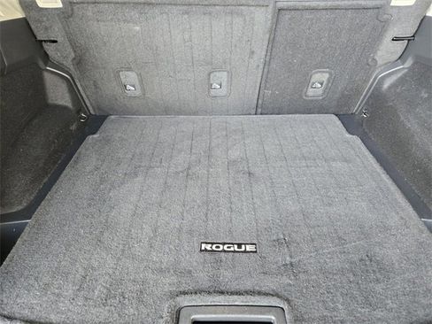 Used 2022 Nissan Rogue SV image 33