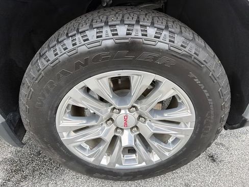 Used 2023 GMC Sierra 1500 Denali w/ Denali Carbonpro Edition AWD/4WD image 12