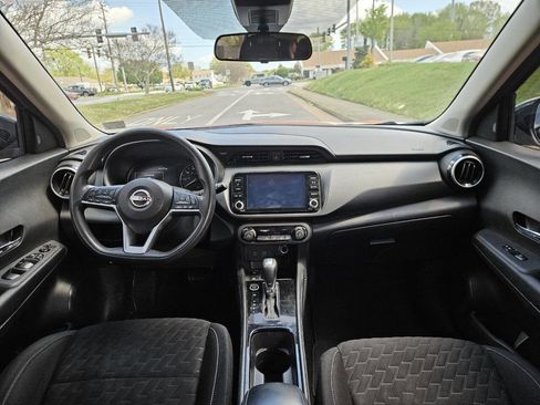 Used 2022 Nissan Kicks SV image 17