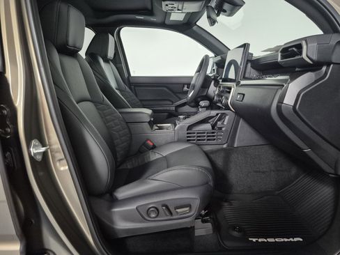 New 2026 Toyota Tacoma TRD Off-Road w/ TRD Off Road Premium Package image 33