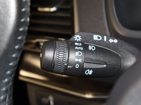 Used 2018 Volvo XC90 T6 Momentum w/ Convenience Package image 22