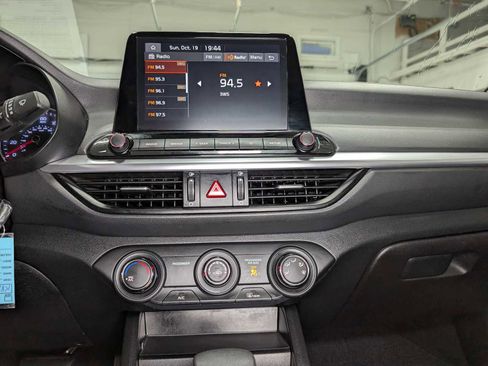 Certified 2023 Kia Forte LXS w/ LXS Technology Package image 29