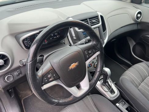 Used 2018 Chevrolet Sonic LT w/ Convenience Package image 8