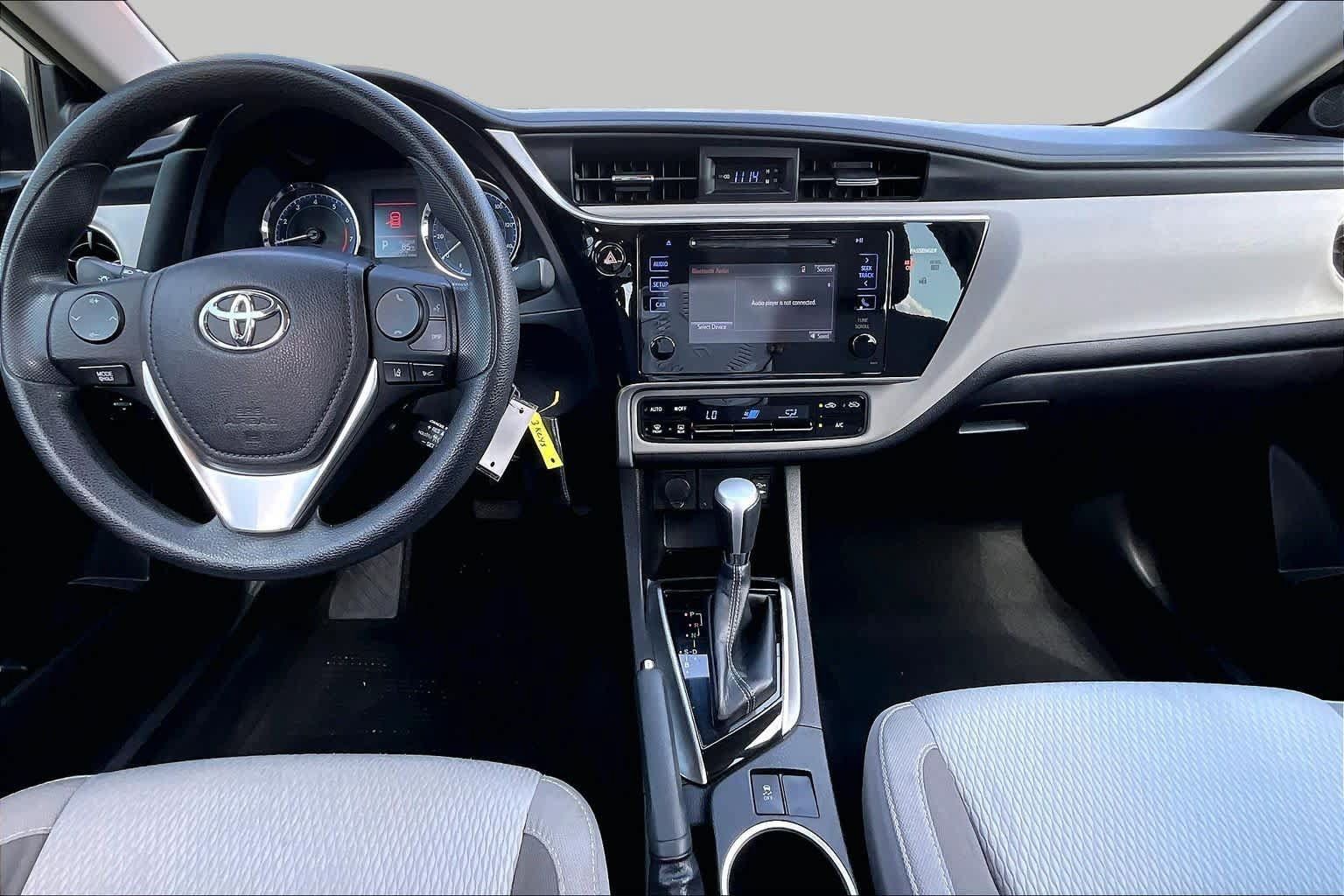Used 2017 Toyota Corolla LE FWD image 15