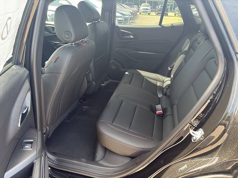 New 2026 Chevrolet Trax RS w/ Sunroof Package FWD image 11