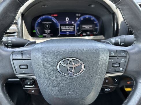 Used 2025 Toyota Camry XSE image 26