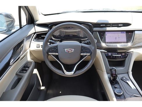 Used 2020 Cadillac XT6 Premium Luxury FWD image 22