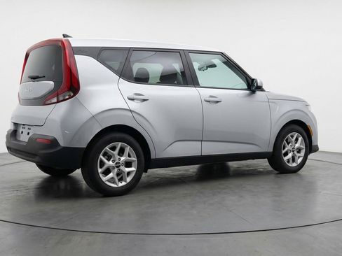 Used 2025 Kia Soul FWD image 9