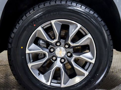 Used 2024 Chevrolet Silverado 1500 LT AWD/4WD image 16