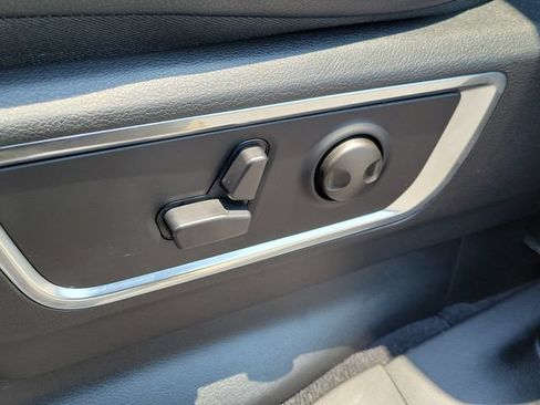 Used 2026 RAM 1500 Laramie AWD/4WD image 8