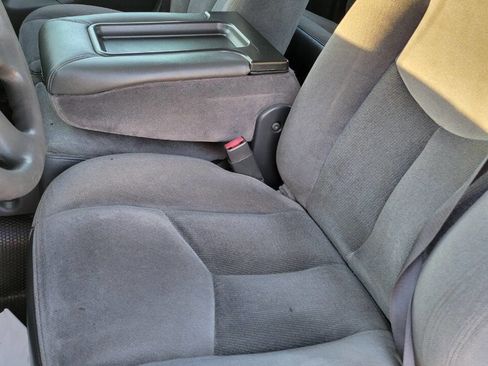 Used 2006 GMC Sierra 3500 W/T w/ Heavy-Duty Power Package image 9