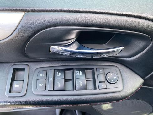 Used 2017 Dodge Grand Caravan GT image 21