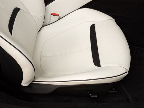 Used 2024 Ferrari Roma Spider image 65