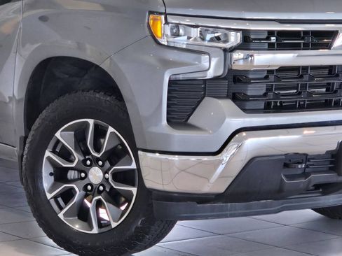 Used 2024 Chevrolet Silverado 1500 LT AWD/4WD image 2