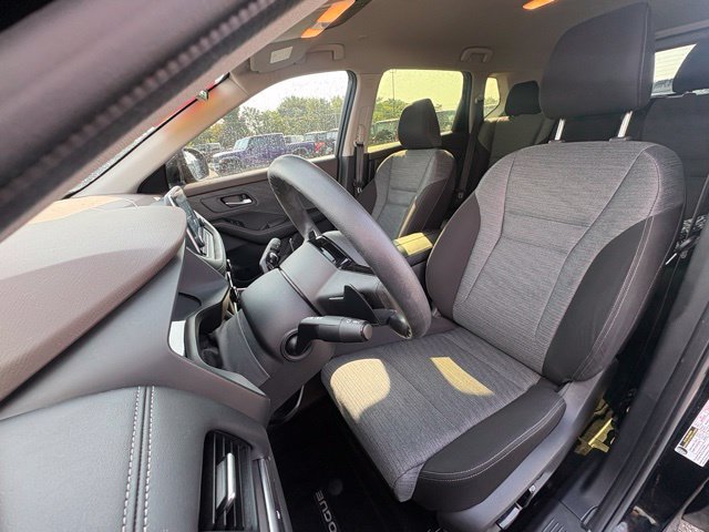Used 2023 Nissan Rogue SV FWD image 11