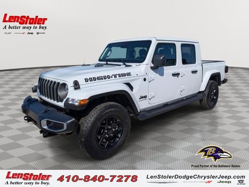 Used 2025 Jeep Gladiator Sport AWD/4WD image 1