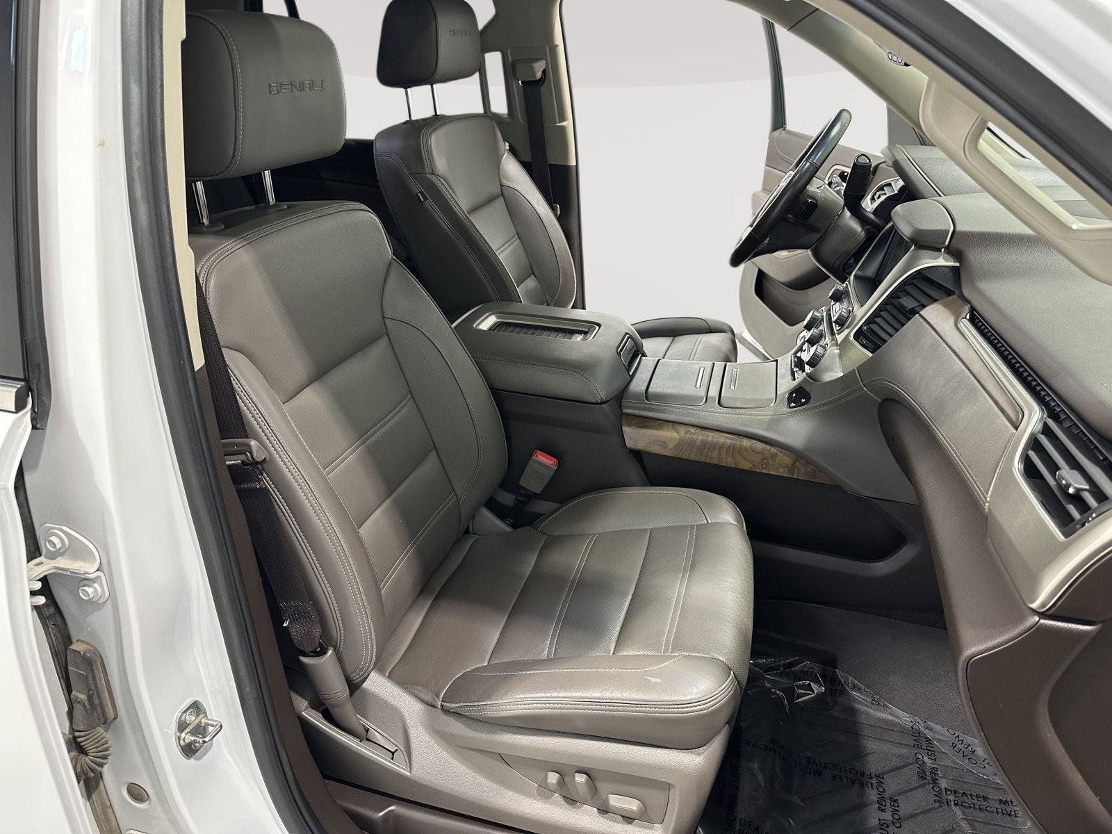 Used 2019 GMC Yukon Denali w/ Open Road Package AWD/4WD image 28