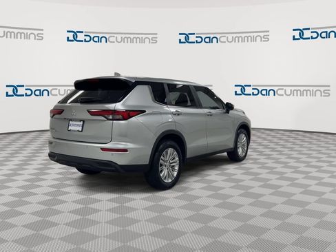 Used 2024 Mitsubishi Outlander ES AWD/4WD image 8
