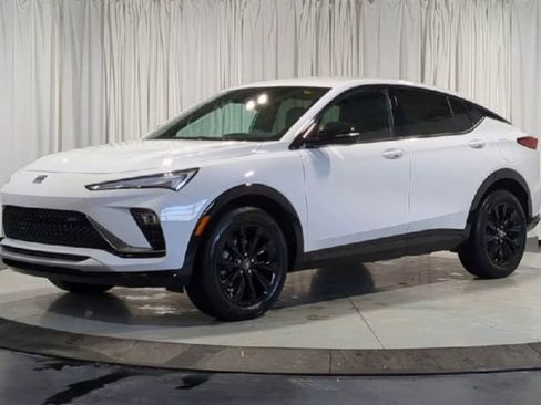 Used 2024 Buick Envista Sport Touring w/ Convenience I Package image 4