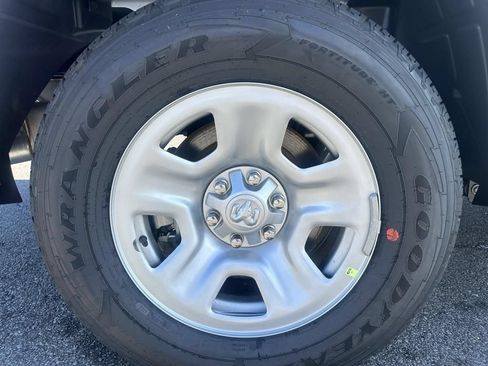 Used 2024 RAM 1500 Tradesman w/ Trailer Tow Group AWD/4WD image 13
