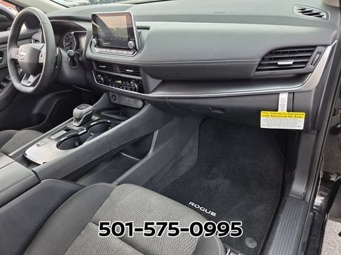 Used 2026 Nissan Rogue SV FWD image 17