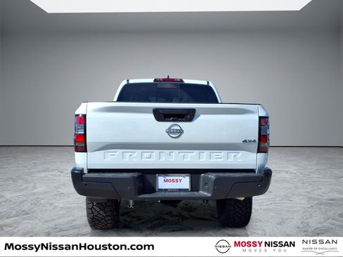 New 2026 Nissan Frontier S image 5