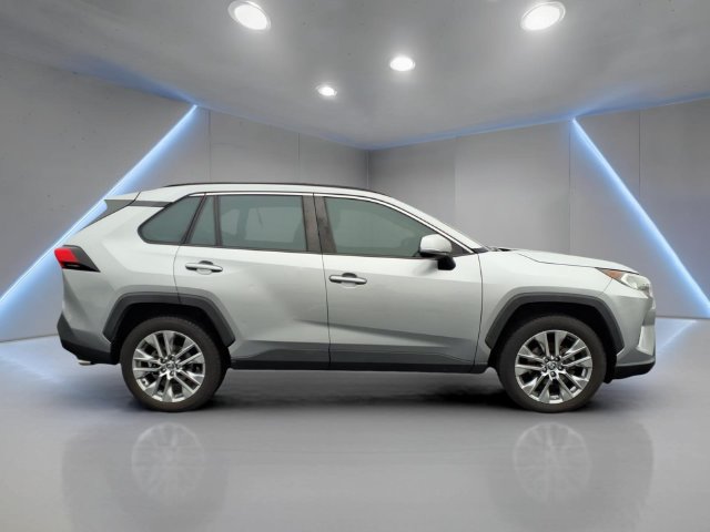 Certified 2020 Toyota RAV4 XLE Premium FWD image 23