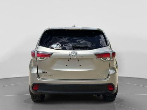 Used 2015 Toyota Highlander Plus AWD/4WD image 5